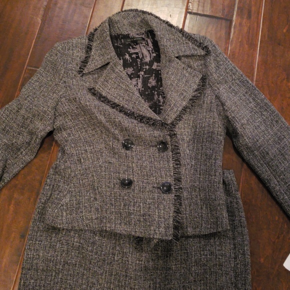 David Meister blazer and skirt set - Picture 3 of 4